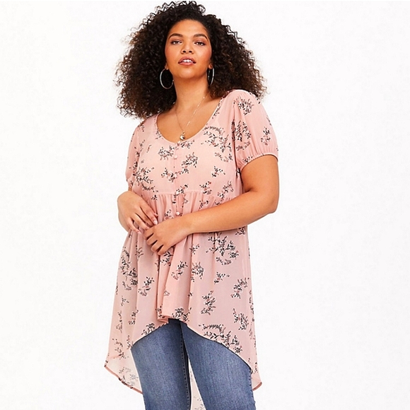 torrid Tops - Torrid Plus Size Lexie Pink Floral Chiffon Babydoll Tunic Top. Size 2.